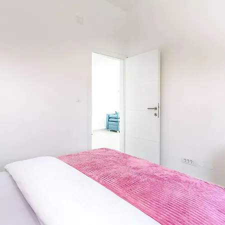 Apartment Gorgeous In With Wi-fi Dramalj